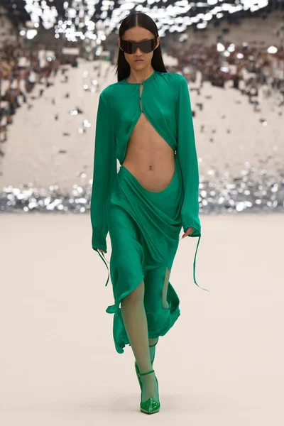 Look 17